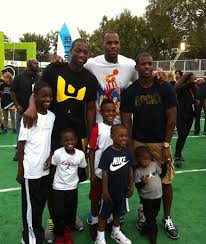 Enjoy the little moments and take more pictures, chris paul tells bloomingdale's in an interview. Lebron James Chris Paul Dwyane Wade And Their Sons Get Playful At Nickelodeon S Wwdop