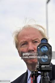 154 Par Intact Photos & High Res Pictures