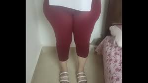 نزل يجيب بيبسي وساب صاحبه مع مراته لوحدهم رجع لقيهم فوق بعض - XNXX.COM