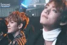 #bts v (#taehyung) with #exo #baekhyun is the most retweeted. Baekhyun Taehyung Gif Baekhyun Taehyung Beautiful Discover Share Gifs