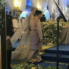 Maybe you would like to learn more about one of these? Istiadat Perkahwinan Ytm Tengku Mahkota Dr Tengku Muhammad Fa Iz Petra Che Puan Sofie Louise Johansson Disambut Meriah Nona