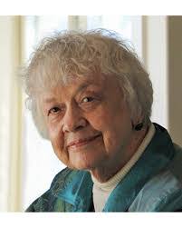 Margo Simons's Instagram, Twitter & Facebook