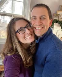 James and I are SO EXCITED to announce that… nooo we're not pregnant  😂😂🙈🙈 but we DO have a freaking AMAZING new course for all you SINGLE  LADIES!!! 😍😍😍 When I was