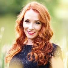 Hillary Wallace's Instagram, Twitter & Facebook