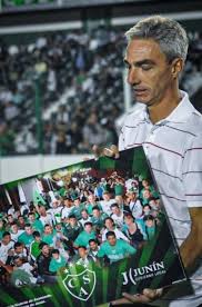 Novedades sobre sarmiento de junín. Meoni Futbolero Central Y Un Fanatico Que Viajaba Solo Para Ver Sarmiento