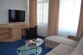 Cerca del alojamiento hay varios lugares de interés, como la playa de ahlbeck, el muelle de ahlbeck y el recinto ferial de ahlbeck. Pension Gastehaus Apartment Pension Haus Pommern Dunenstrasse 28 In Ahlbeck Seebad
