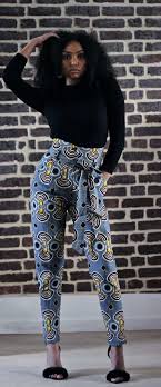 Pour moi, la robe c'est le véritable symbole de la féminité et de la sensualité. Soldes Model De Pantalon Taille Haute En Pagne En Stock