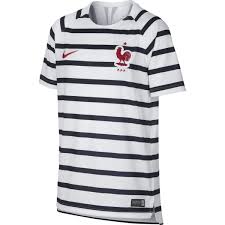 Les maillots du portugal domicile et extérieur coupe du monde 2018 sortiront en mars 2018, en même temps que de plus, le maillot extérieur du portugal 2018 arbore un motif graphique à l'avant, qui est constitué de plusieurs petites croix vertes de tailles croissantes en allant vers le centre du motif. Ø±Ø§ØºØ¨ Ù…Ø«ÙŠØ± Ù„Ù„Ø´ÙÙ‚Ø© ØªØ²ÙˆØ¯ Nike Maillot Coupe Du Monde 2018 Dsvdedommel Com