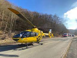 Contact magazin 112 on messenger. Motorrad Prallt Gegen C Max Rettungshubschrauber Angefordert