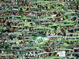 תוצאת תמונה עבור תמונת הנפת דגל ענק באצטדיון