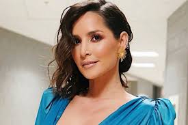 A post shared by carmen villalobos (@cvillaloboss) on jul 27, 2020 at 7:44am pdt no solo su talento nato ha destacado en la pantalla, la belleza que posee carmen es tal que hechiza con una. Carmen Villalobos Se Une Al Papichallenge Y Rompe Las Redes El Intranews