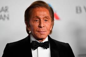 Stjernernes designer Valentino Garavani er død