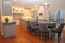 bold light fixtures: a kitchen design