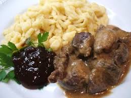 Wild Rehragout In Fruchtiger Wacholder Schmand Sosse Rezept Rezept Rezepte Fleisch Gerichte Einfache Gerichte