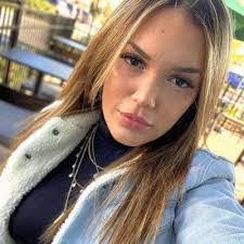 Lonnie Munson's Instagram, Twitter & Facebook