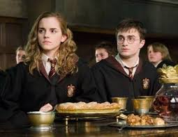 Harry Potter Et L Ordre Du Phenix Regarder En Vod Legale Craignant que le puissant albus dumbledore ne mente à propos du retour de voldemort dans le but de saper son autorité et de lui ravir son poste, le ministre de la magie cornélius fudge nomme un nouveau professeur de défense contre. harry potter et l ordre du phenix