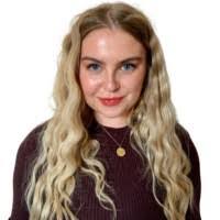 Darlene Lowman's Instagram, Twitter & Facebook