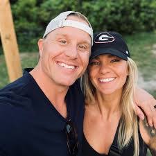 Kelly Beecher's Instagram, Twitter & Facebook