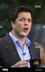 Elliott Hong's Instagram, Twitter & Facebook