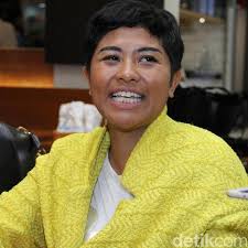 Ibu Bekerja, Cegah Kelelahan Berujung Bahaya Seperti Dira Sugandi