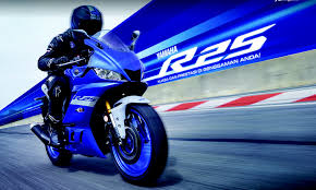 Yamaha r25 2018 dibawakan seperti biasa oleh hong leong yamaha motor ( hlym ) memperkenalkan dua warna baharu iaitu warna hitam dan biru yang kini lebih garang. Yamaha R25 Hp Off 62 Www Transanatolie Com