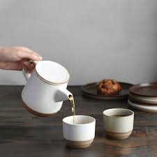 Theiere 500ml Blanche Ceramic Lab Par Kinto Chez Maison Godillot Theiere En Poterie Theiere Entretien Lave Vaisselle