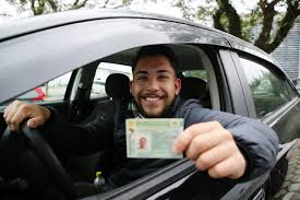 Paraná ganha 80 mil novos motoristas em 2025: alta de 14%, aponta Detran-PR