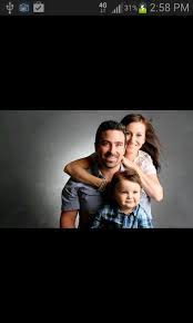 Great Family Of 3 Pose Studio Family Portraits Family Studio Photography Photography Poses Family