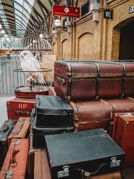 Luggage In 2020 Harry Potter Aesthetic Harry Potter Wallpaper Harry Potter Wall