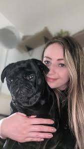 Our neglected pup totally stalks the neighbors for treats. You know, cause  we don't give her any 😂 🐾 ❤️