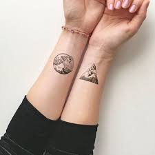 Are you and your partner interested in getting a tattoo design that will fit the two of you? 13 Small Couple Tattoos Ideas For The Ones Who Are Simple And Crazy In Love Girlstyle Singapore