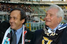Ognuno odia il potere che subisce, quindi odio con particolare veemenza il potere di questi giorni. E Morto Giampiero Boniperti Il Post