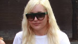 She has starred in hits like 'the born on april 3, 1986 in thousand oaks, california, amanda bynes is an actress who starred in the. Amanda Bynes Returns To Instagram With Pink Hair Photos Allure