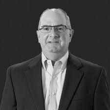 Robert Tritsch's Instagram, Twitter & Facebook