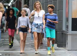 Heidi klum turned up the mtv movie & tv awards: Daily Mail Celebrity On Twitter Heidi Klum Enjoys A Relaxing Stroll With Her Children In Nyc Https T Co 3zlhjadqwc