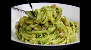 Stir in olive oil until pesto is blended. Linguine Con Crema Di Broccoli Noci E Pancetta Youtube
