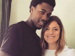 Recevez une alerte dès qu'une vidéo est disponible. L Amour Est Dans Le Pre Cloe Gauthier Devoile 2 Portraits De Famille