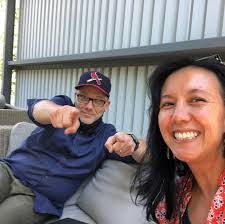 Robyn Pratt's Instagram, Twitter & Facebook