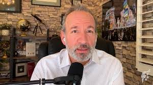 Beverly Bedell's Instagram, Twitter & Facebook