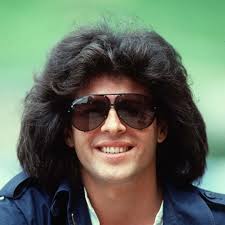 Listen to Claudio Baglioni