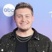 Zachariah Smith's Instagram, Twitter & Facebook