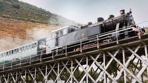 O comboio partiu à hora prevista, por volta das 15h20, seguindo para montante do rio douro. Sic Noticias Comboio Historico Do Douro Regressa Sabado E Prolonga Se Ate Outubro