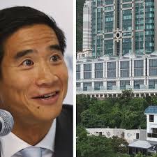 Douglas Woo's Instagram, Twitter & Facebook