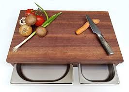 Schneidebrett Nussbaum Massivholz Mit 2 Edelstahl Schalen 51 5 X 32 5 X 7cm Holzbrett Servierbrett Kuche Tranchierbre Holzbrett Schneidebrett Brotschneidebrett