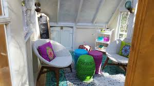 Large tree house design ideas with wooden and bamboo materials. Boho Chic Treehouse Decor