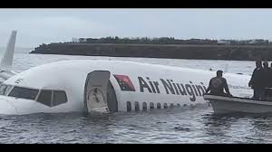 Trágico accidente aéreo en rusia deja varios muertos. Avion Cae Al Mar En Micronesia Y Pasajeros Salen Ilesos Del Accidente Youtube