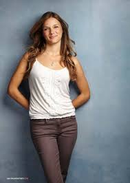 Tracy Spiridakos - Free pics, galleries & more at Babepedia