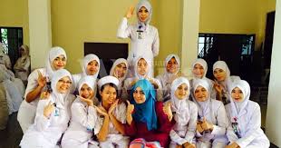 Lanjutan pengajian ke kolej kejururawatan kementerian kesihatan malaysia adalah merupakan peluang terbaik bagi anda sebagai separa perubatan. Dahulu Jururawat Bukan Karier Pilihan Kini Hayana Sanggup Tinggalkan Suami Dan Anak Anak Demi Masyarakat Mingguan Wanita