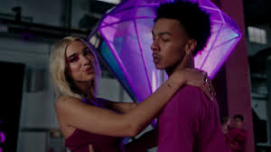 Lipa wrote the track with jason evigan, clarence coffee jr. Dua Lipa Physical Dir Canada