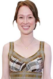 The 1980s was the decade of big hair, big phones, pastel suits. The Office S Ellie Kemper On Tonight S Season Finale And Jogging To Subtle Sexuality Vulture